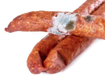 Sonhar com Salsichas Podres