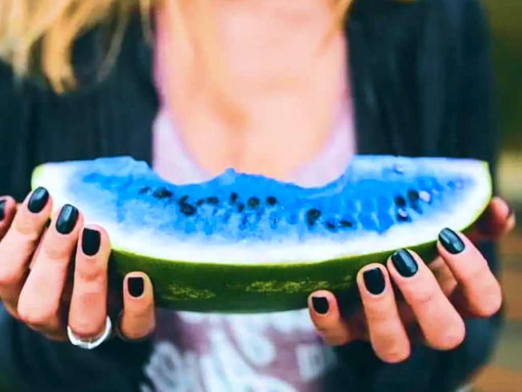 Sonhar com Melancia Azul