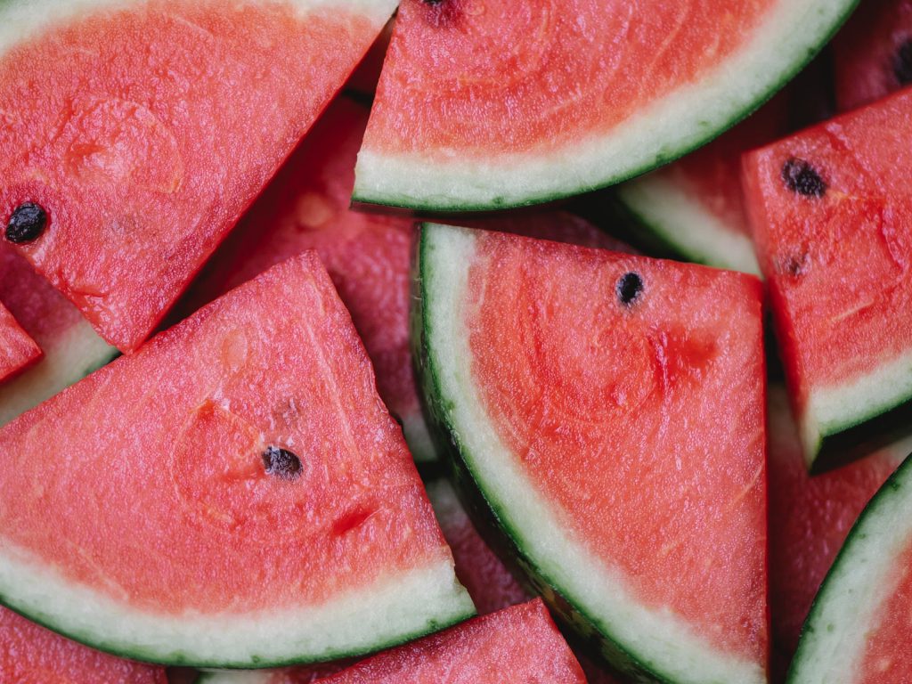 Sonhar com Melancia Cortada