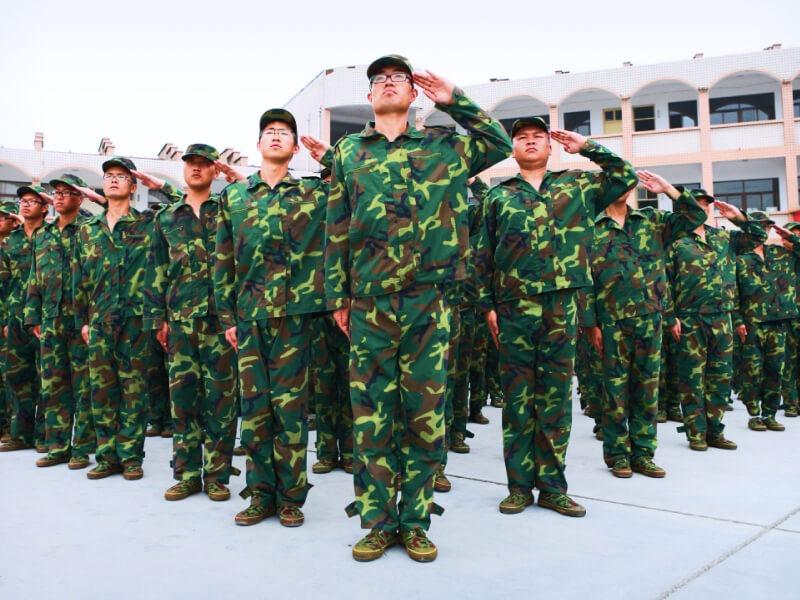 Sonhar com Serviço Militar