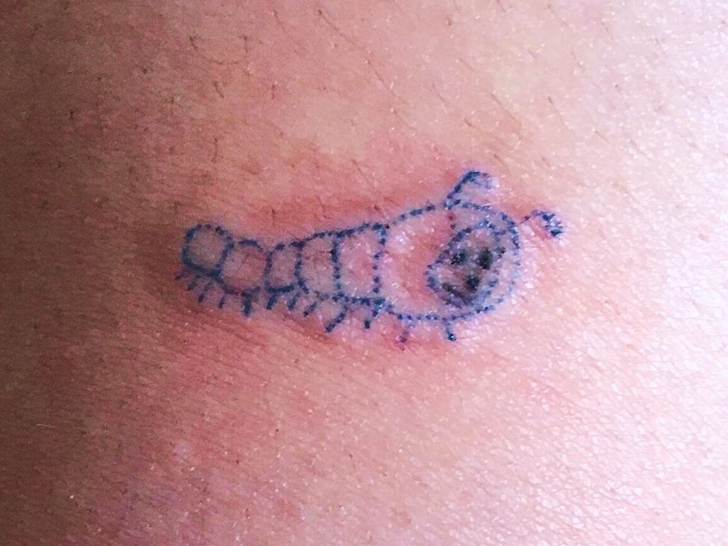 Sonhar com Tatuagens Feias