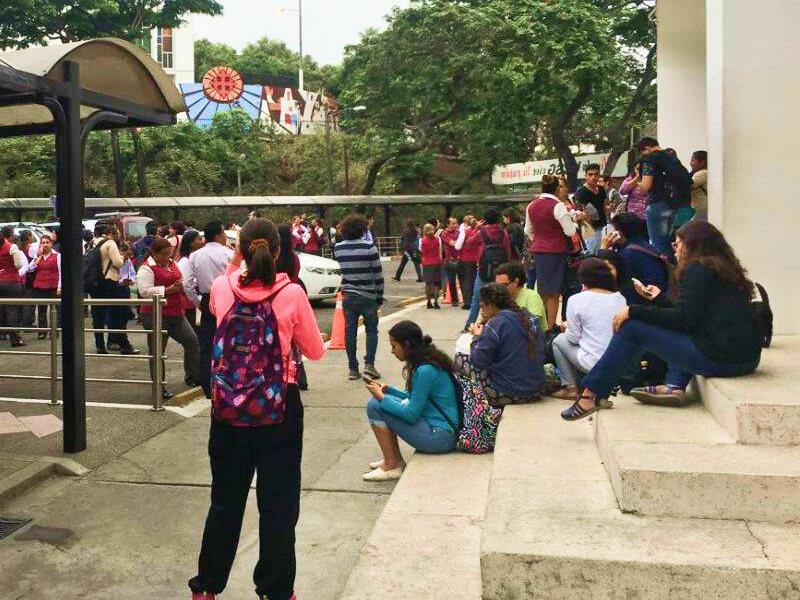Sonhar com Tremores na Universidade