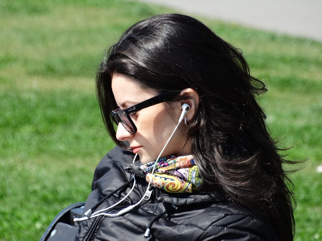 Sonhar com Tingindo Seu Cabelo de Preto