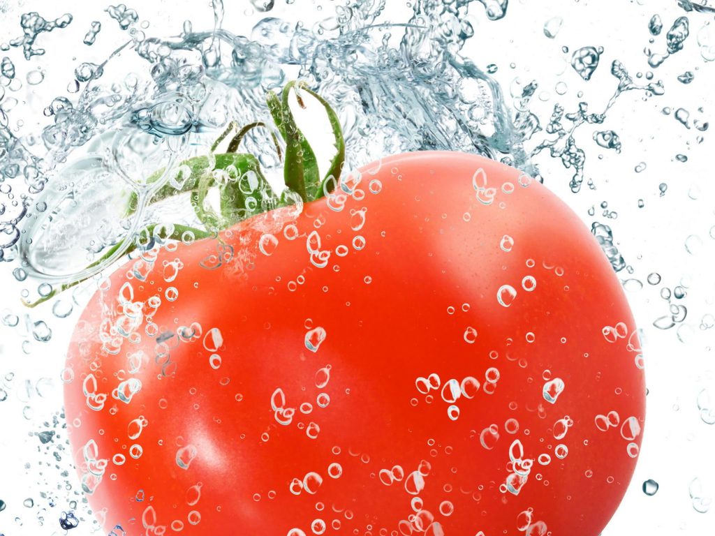 Sonhar com Tomate e Água