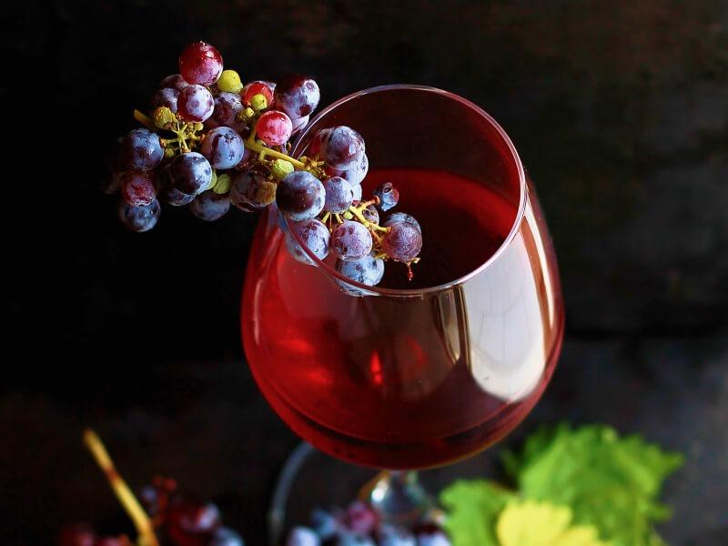 Sonhar com Uvas Brilhantes