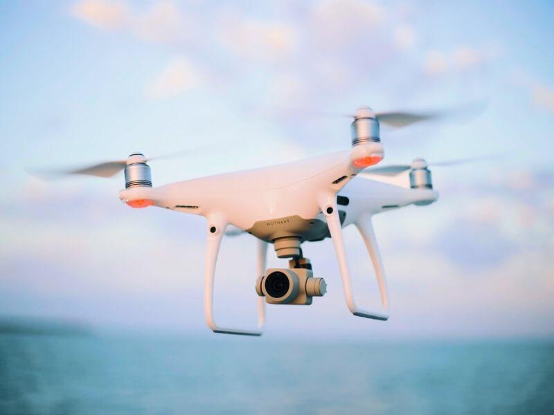 Sonhar com Drone Voador