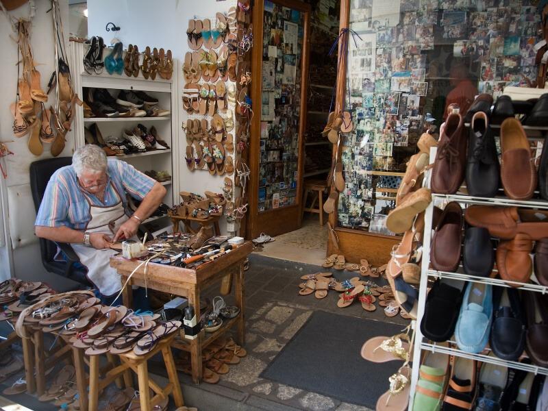 Sonhar com Zapatero Viejo